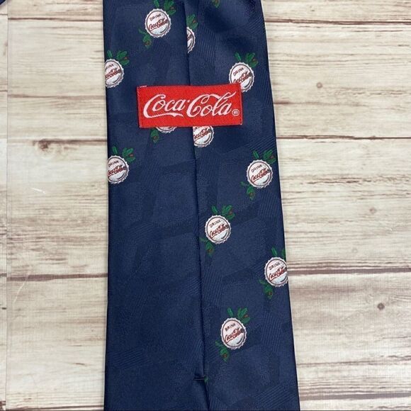 MEN'S COCA COLA SANTA CLAUS CHRISTMAS NECK TIE - Picture 4 of 7